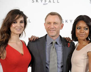 007新電影《Skyfall》這次還是左擁右抱啊...