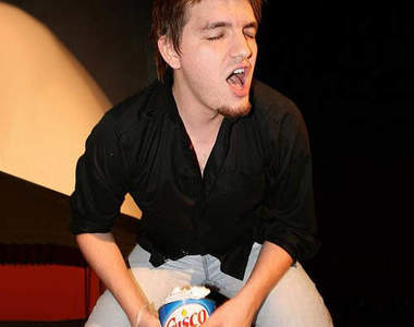 空氣愛愛錦標賽 哥表演的不是性！是藝術(OH~YA)