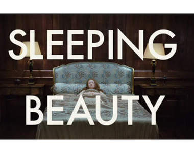 電影《陪睡美人》洋娃娃挑戰正面全裸