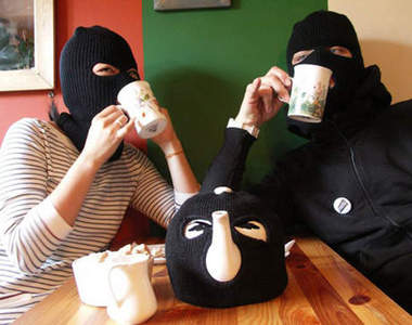 《綁匪茶壺》有這款茶壺專給綁匪用?!