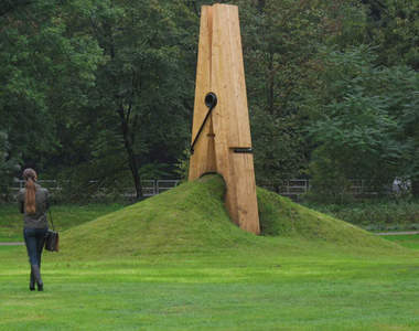 地球也要鼻挺~巨大曬衣夾公園