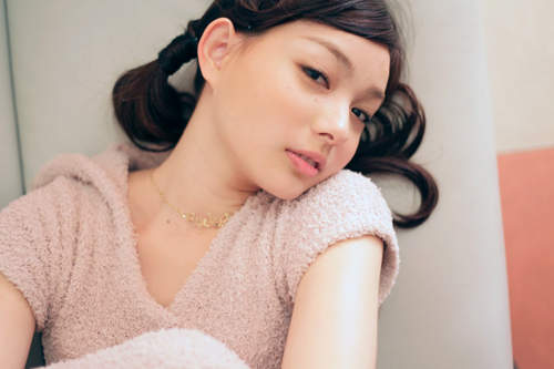 青山裕企美女曆寫真集新書報到