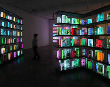 媽～我的書自己會發光耶！