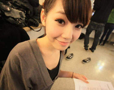 大學生了沒：正方形 (鄭芳欣)