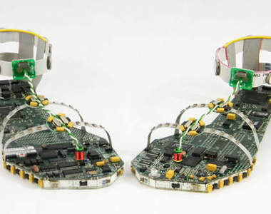 電腦主機板變成你的足下風情～