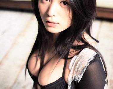 川村雪繪 好想整個天花板跟衣櫃都擺滿妳的寫真