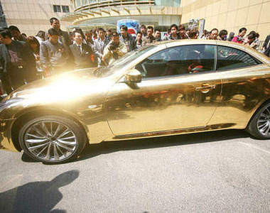 驚見黃金跑車 好個一閃一閃亮晶晶