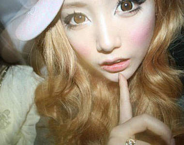 不卸妝美女《裴達美》2年沒卸妝 24小時不間斷中毒補妝