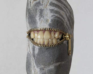 看見《露齒大笑石頭》誰都會天天好心情！◕‿-