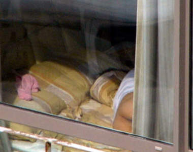 曬B妹 左岸網友天天關注的對面樓上那點事兒...