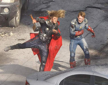 12塊肌的超級英雄 雷神索爾與美國隊長的連攜共鬥