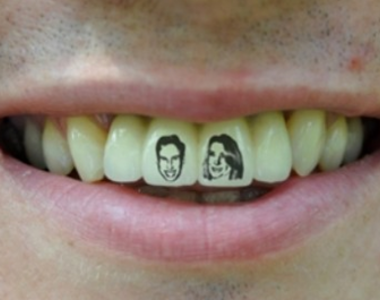 紋身不稀奇　紋牙正流行！？