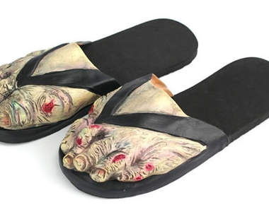 《殭屍拖鞋》讓你走起路來猶如行屍走肉～