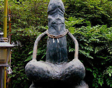 怪怪神社又來了！！這次我搞不懂你到底拜什麼神...