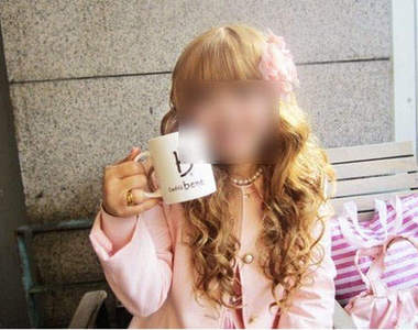 《粉紅媽媽 》兒子：跟媽媽一起外出都覺得好困擾...