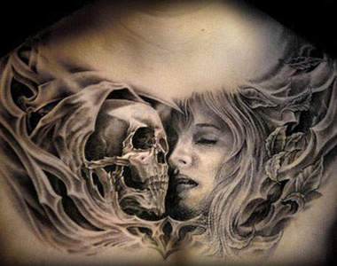 現在連刺青圖案也都這麼恐怖喔？！