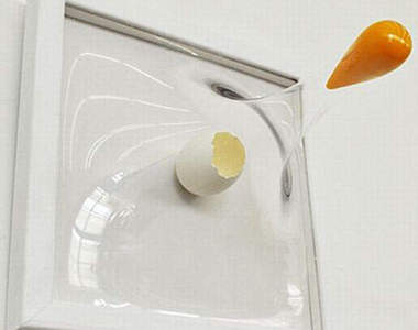 生動3D視覺效果 架子上的東西逃出來啦~