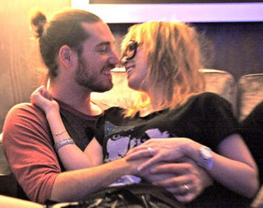 新春第一炮!濱崎步閃電結婚啦～