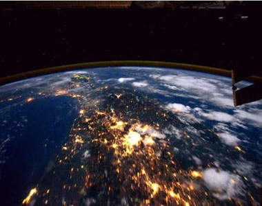 從太空看地球 一分鐘帶你環繞全世界