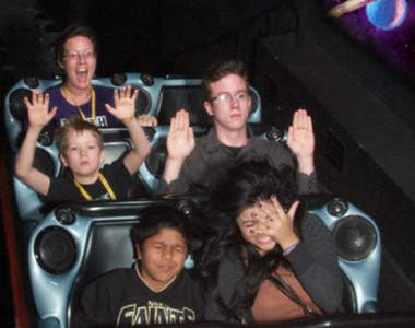 迪士尼裡也可以有這麼不開心的遊客(￣‥￣)　