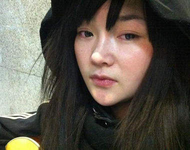 乞丐蘿莉 清純賣唱女激起大家的愛心