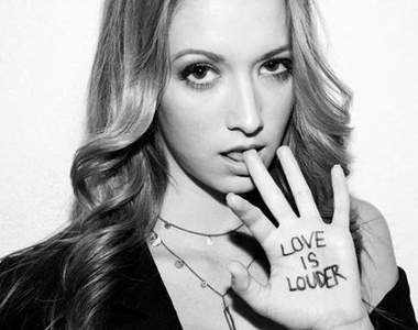 督錯洞正妹 塔瑞安 硬啦硬啦怎麼收到褲子裡?