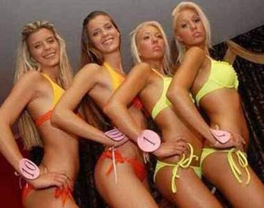 雙胞胎選美大賽：火辣姊妹齊參加