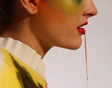 女神卡卡大推！！嘔吐畫家Millie Brown