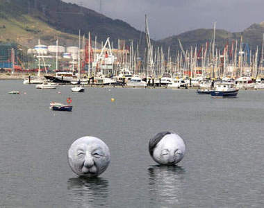 《漂浮的氣泡頭》一堆頭浮在海面上～～（抖）