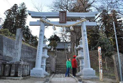 狩野英孝接手老家神社變身帥哥住持