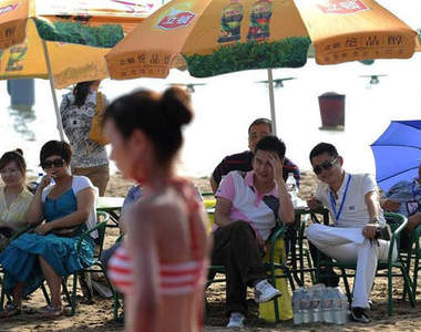 富豪相親會 高品質坐著爽爽看妹...