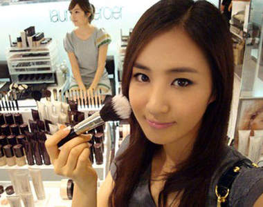 女大學生、整形外科挑選第一牛奶女《少女時代-YuRi》