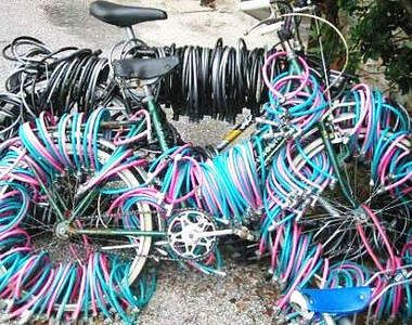 腳踏車鎖個遍！就是怕被偷