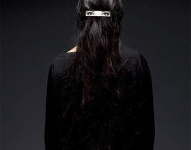 好個炯炯有神的背影