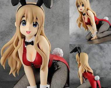 兔女郎琴吹紬 前凸後翹登場