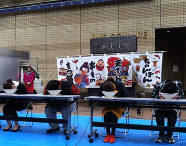 另類藝術！用豚骨拉麵表現出《生與死》！？