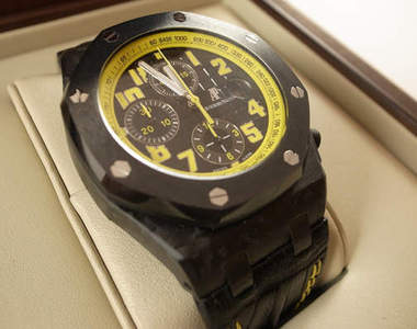 嗡嗡嗡～嗡嗡嗡～Audemars Piguet 大黃蜂飛進來啦！