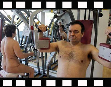 裸體健身房《Easy Gym》跟我ㄧ起左右上下搖擺吧！(甩甩)