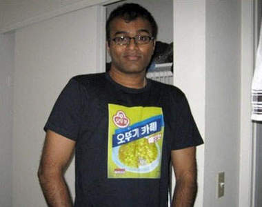 老外都喜歡穿韓國字T恤？！