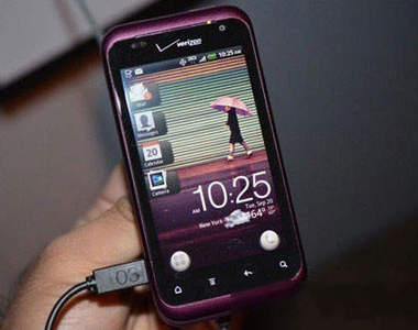 HTC 紐約發表 時尚潮機Rhyme！！