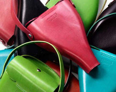 女生手提包 變成腳踏車便利包?!