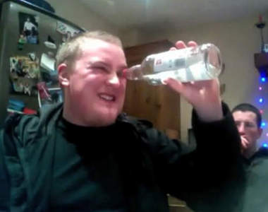 《眼睛喝伏特加》　你家沒有杯子嗎！？