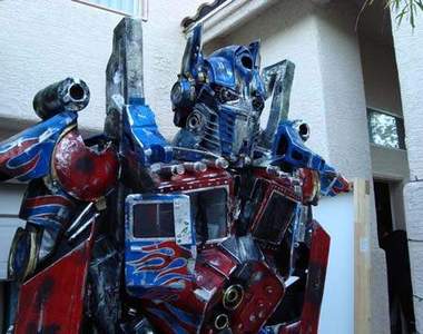 柯博文攏溜連 還不快讓開！有車要過...