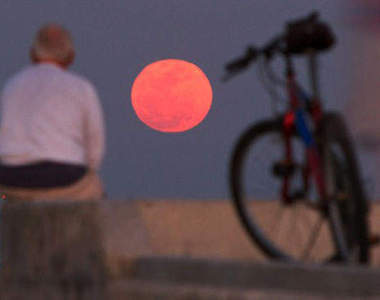 各國圓滾滾的《超級月亮》