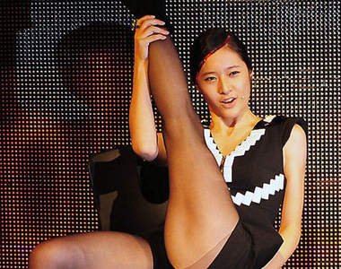 韓國網友超毒舌 愛笑女星肌肉腿