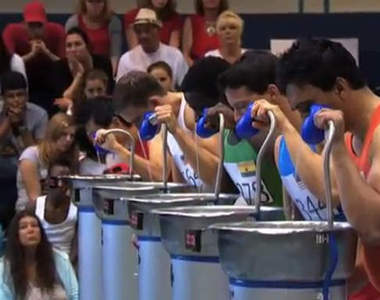 世界真奇妙！用鼻子噴水比賽？！