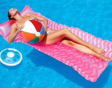 iFloat水上喇叭  游泳池畔的趴踢 我來了