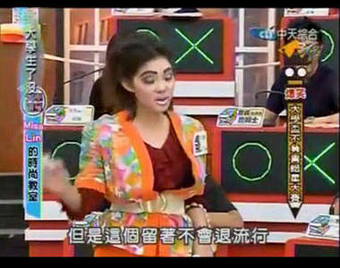 最時尚的黑襪秀 只需要一隻筆永不退流行