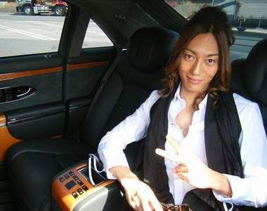 人稱《法拉利王子》的百億社長青山光司