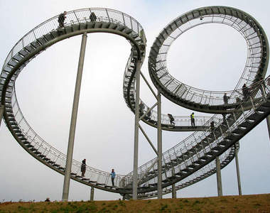 這不是坐的雲霄飛車～而是健康《雲霄飛車步道》喔！